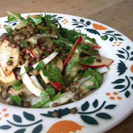 Lauwarmer Linsensalat mit Apfel und Fenchel