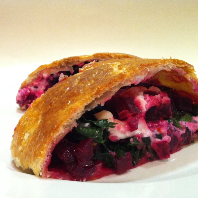 Randenstrudel mit Ziegenkäse und Cranberries