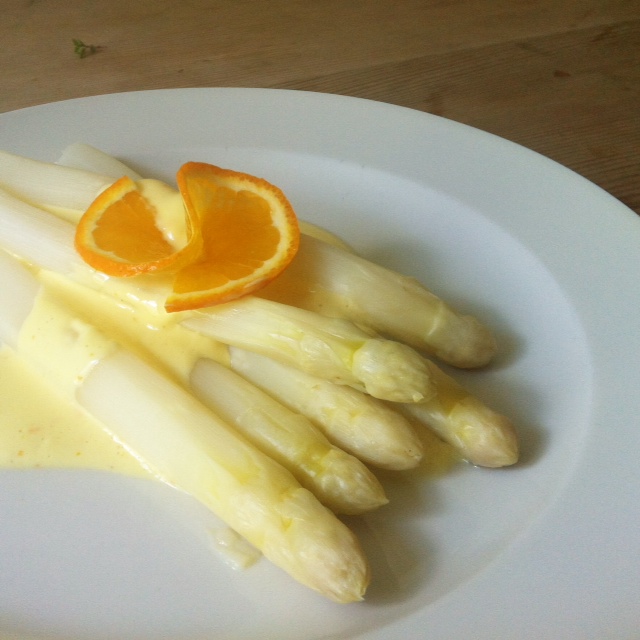 Spargel mit Orangen-Mascarponesauce